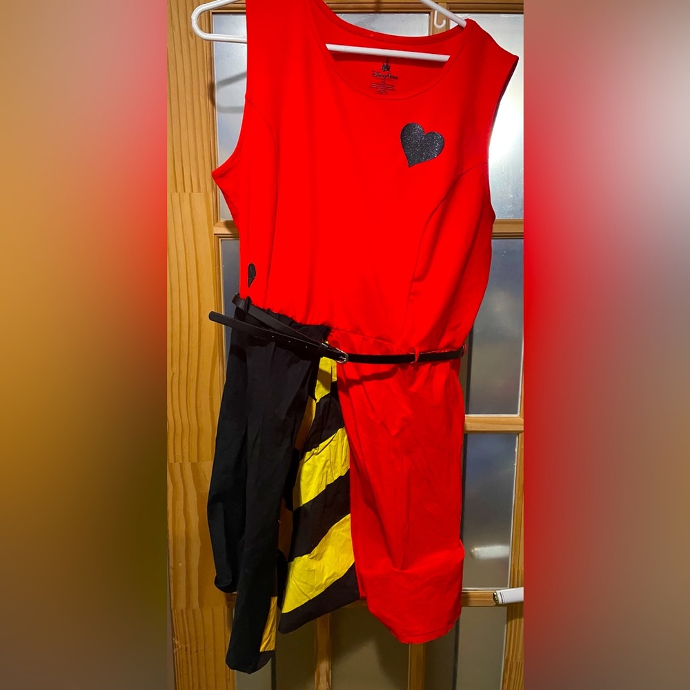 New with tags Disney Parks Authentic QUEEN OF HEARTS Alice Costume Dress size XL